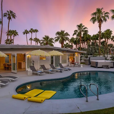 Mid Mod Sunsation By Acme House Company Villa